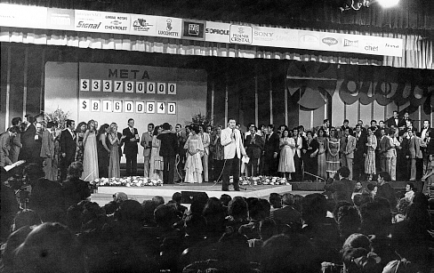 Público en el escenario Teatro Teletón