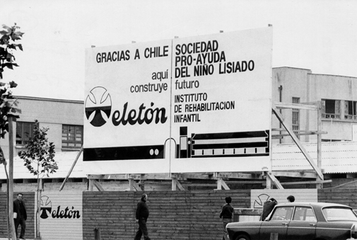 Fachada Teatro Teletón